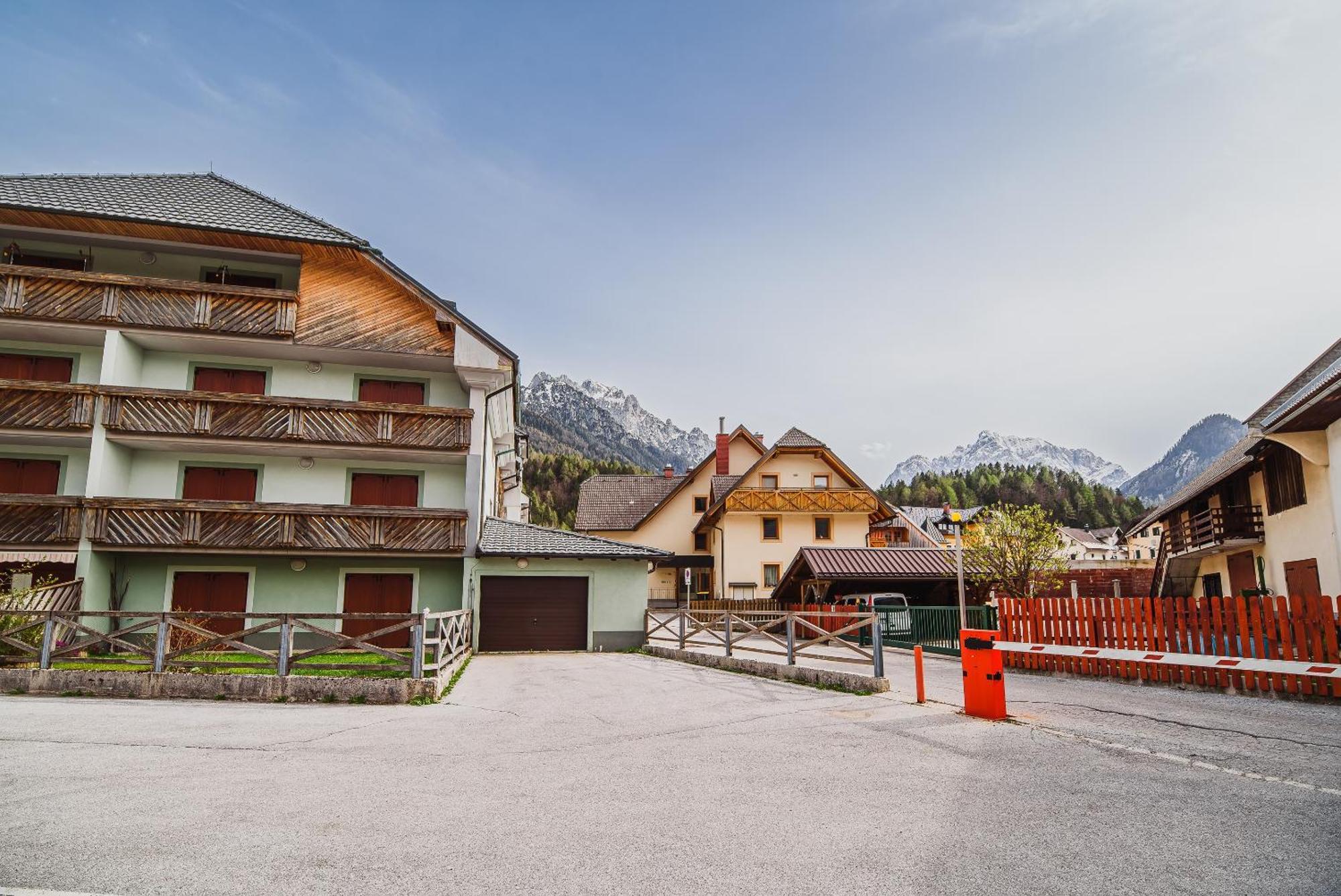 Apartments Slavec With Free Onsite Parking Kranjska Gora Habitación foto